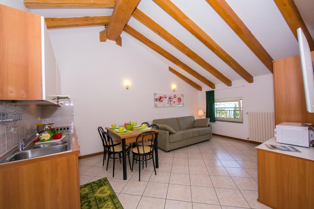Residence Riva Del Lario Gravedona Esterno foto