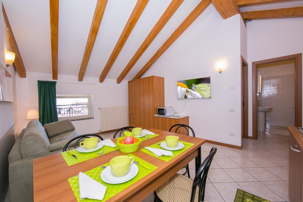 Residence Riva Del Lario Gravedona Esterno foto